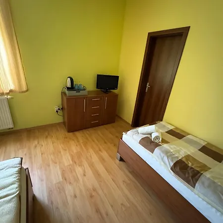 Terra Wylak Winery Penzión pre hostí Velke Zaluzie